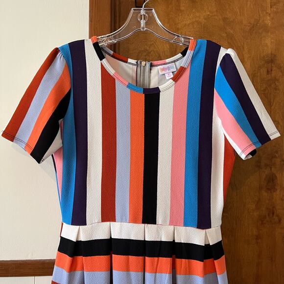 LULAROE Striped Amelia Dress Fit & Flare Short Sleeve Pockets Multicolor Women M - Picture 3 of 9